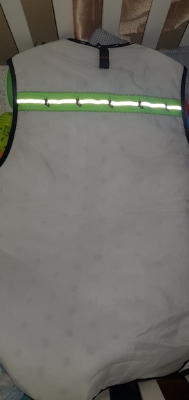 Nike vest - Picture 1 of 2